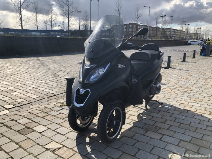 Piaggio MP3 LT Sport zwart